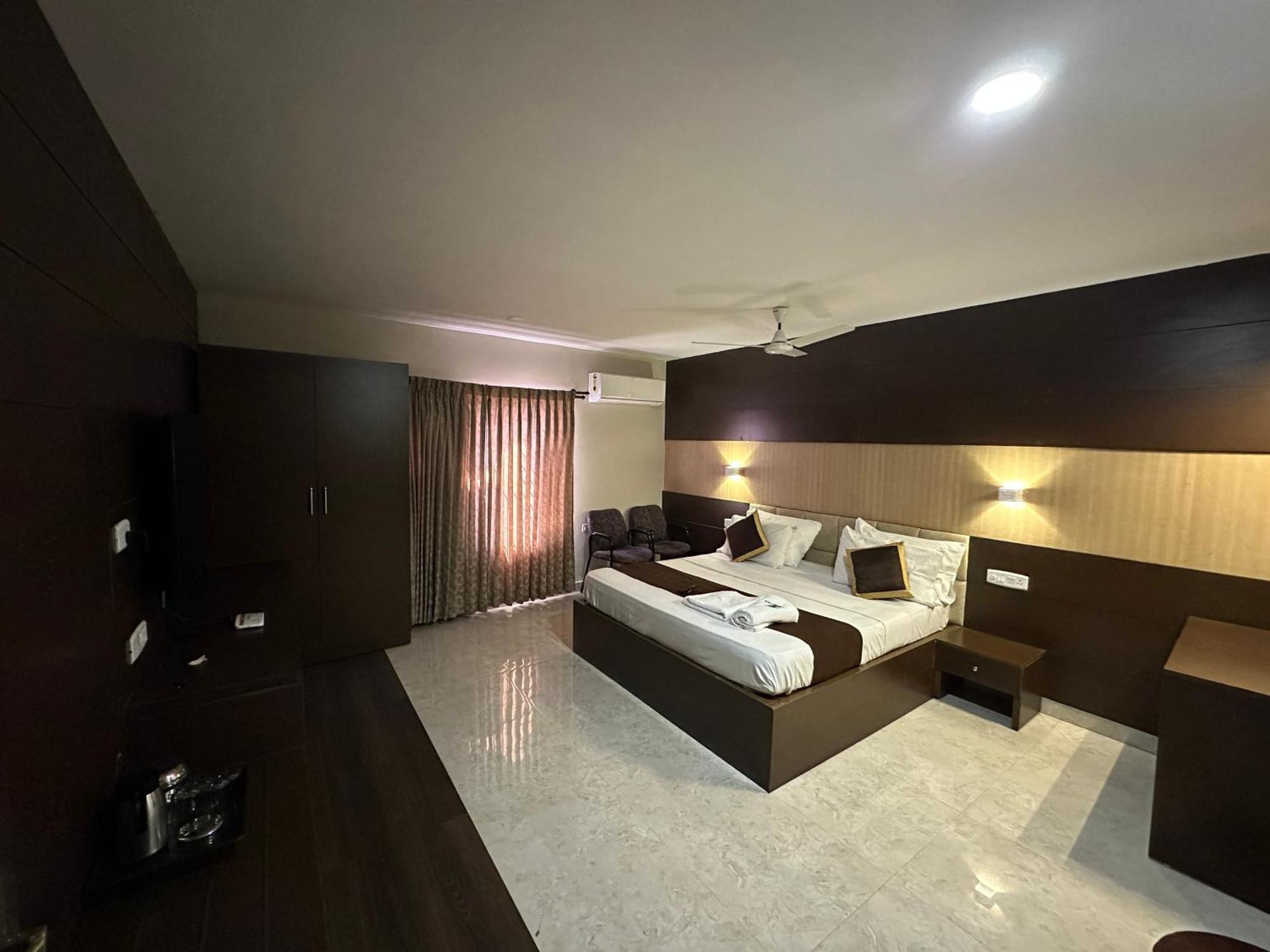 Hotel Aiba Regency Coimbatore Extérieur photo